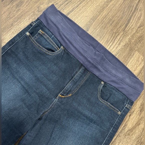 Size 30 maternity jeans - Picture 2 of 4